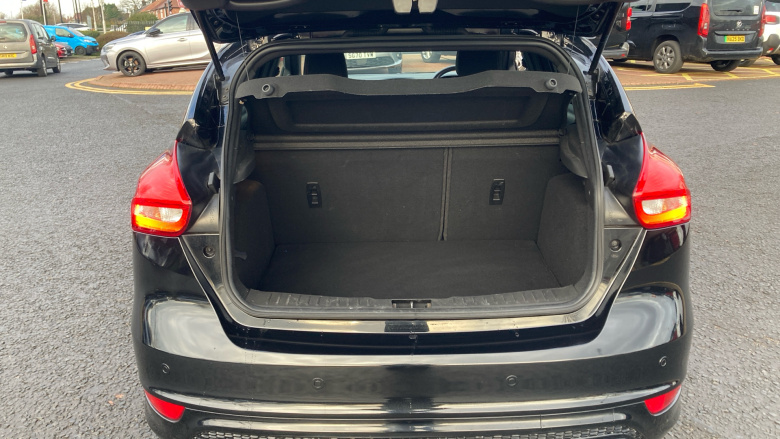 Ford Focus 1.0 EcoBoost 140 ST-Line Navigation 5dr Petrol Hatchback